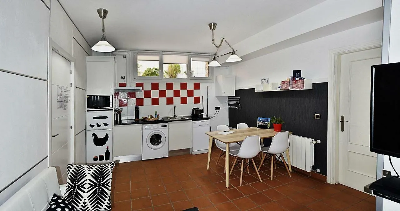 Apto. Mundaka en vivienda- 1 linea de costa- Parking-Wifi. Apartamento
